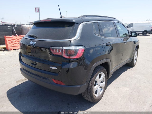 3C4NJCBBXJT293123 Jeep Compass Latitude Fwd