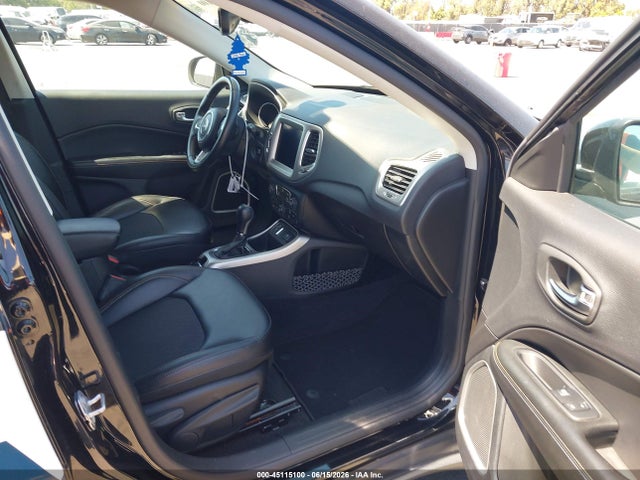 3C4NJCBBXJT293123 Jeep Compass Latitude Fwd