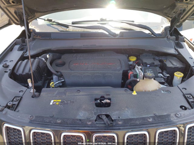 3C4NJCBB4JT293103 Jeep Compass Latitude Fwd