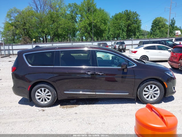 2017 Chrysler Pacifica Touring-l მანქანა იყიდება აუქციონზე, vin: 2C4RC1BGXHR539340, აუქციონის ნომერი: 45115479
