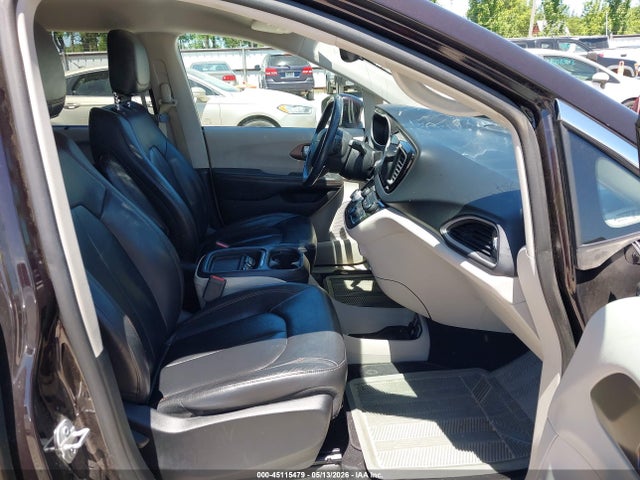 2017 Chrysler Pacifica Touring-l მანქანა იყიდება აუქციონზე, vin: 2C4RC1BGXHR539340, აუქციონის ნომერი: 45115479