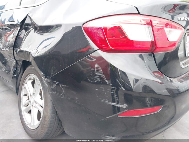 Продаж на аукціоні авто 2018 Chevrolet Cruze Lt Auto, vin: 1G1BE5SMXJ7132742, номер лоту: 45115490