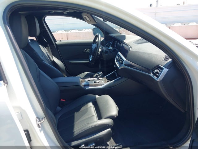 WBA5R1C54KAK10653 BMW 330I