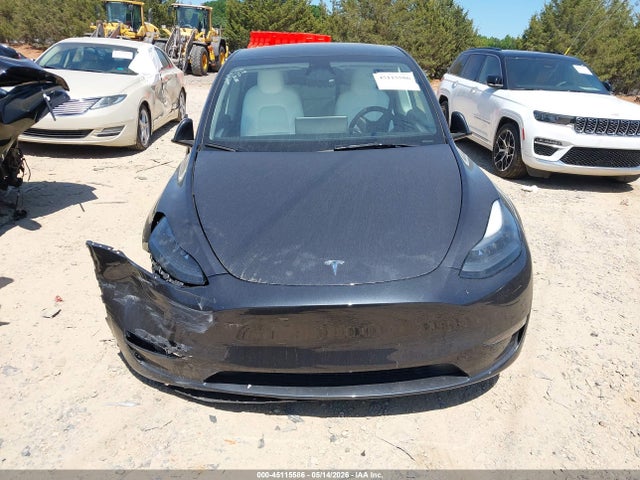2024 Tesla Model Y Long Range Dual Motor All-wheel Drive მანქანა იყიდება აუქციონზე, vin: 7SAYGAEEXRF106806, აუქციონის ნომერი: 45115586