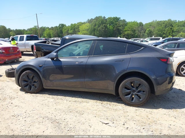 2024 Tesla Model Y Long Range Dual Motor All-wheel Drive მანქანა იყიდება აუქციონზე, vin: 7SAYGAEEXRF106806, აუქციონის ნომერი: 45115586