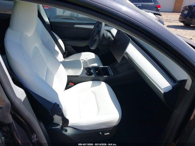 2024 Tesla Model Y Long Range Dual Motor All-wheel Drive მანქანა იყიდება აუქციონზე, vin: 7SAYGAEEXRF106806, აუქციონის ნომერი: 45115586