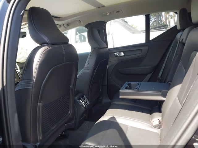 Volvo Xc40 B5 Plus Bright Theme 2025 YV4L12UE2S2512780 Image 18