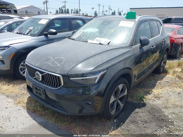 Volvo Xc40 B5 Plus Bright Theme 2025 YV4L12UE2S2512780 Image 2