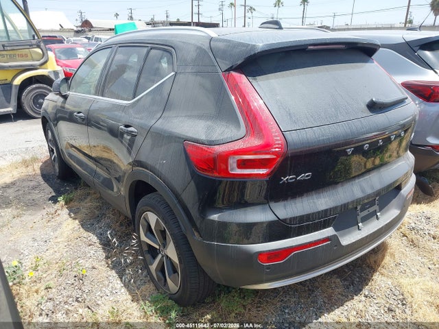 Volvo Xc40 B5 Plus Bright Theme 2025 YV4L12UE2S2512780 Image 3