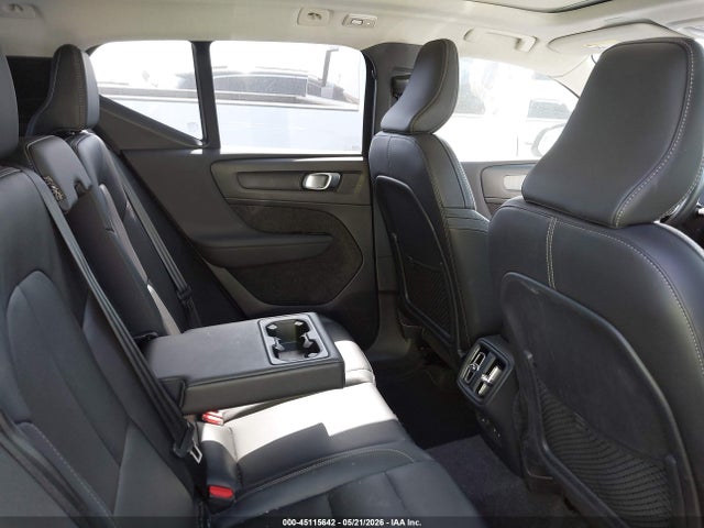 Volvo Xc40 B5 Plus Bright Theme 2025 YV4L12UE2S2512780 Image 8