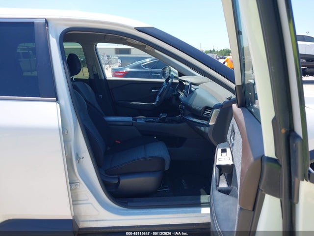 JN8BT3BA1PW428856 Nissan Rogue Sv Fwd