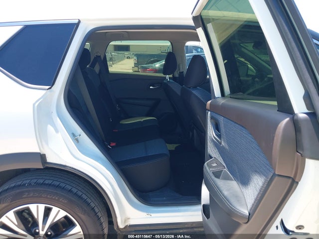 JN8BT3BA1PW428856 Nissan Rogue Sv Fwd