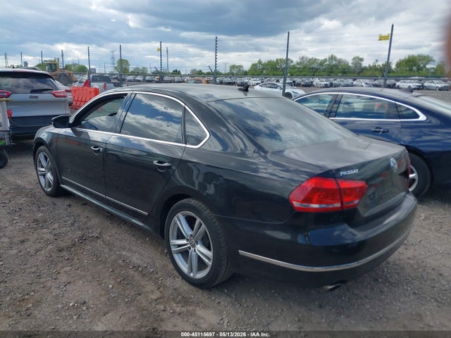 2015 Volkswagen Passat 1.8t Se მანქანა იყიდება აუქციონზე, vin: 1VWBT7A35FC039916, აუქციონის ნომერი: 45115697