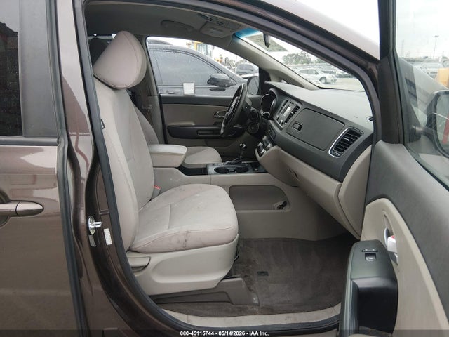 KNDMB5C16G6099945 KIA SEDONA LX