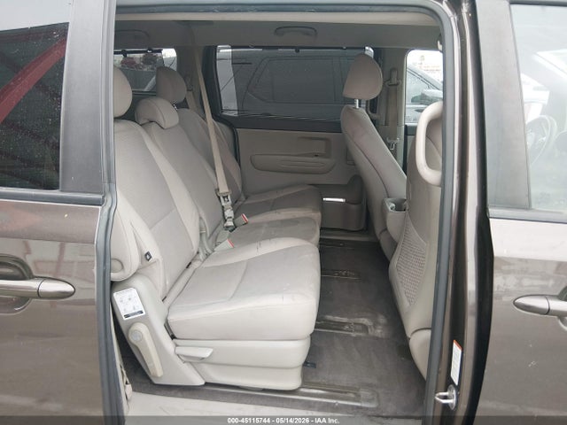 KNDMB5C16G6099945 KIA SEDONA LX