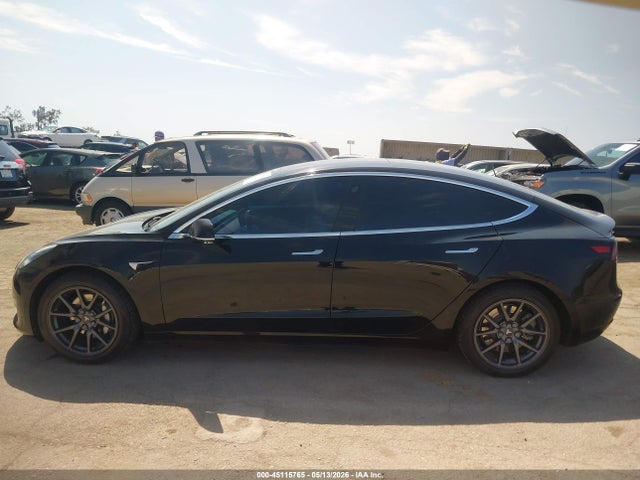 Tesla Model 3 Long Range/performance 2019 5YJ3E1EB6KF384515 Image 13