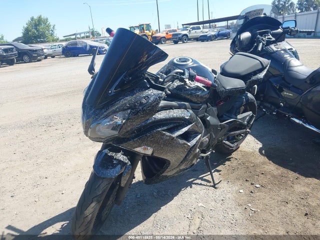 45115925 :رقم المزاد ، JKAEXEF13GDA28812 vin ، 2016 Kawasaki Ex650 F مزاد بيع