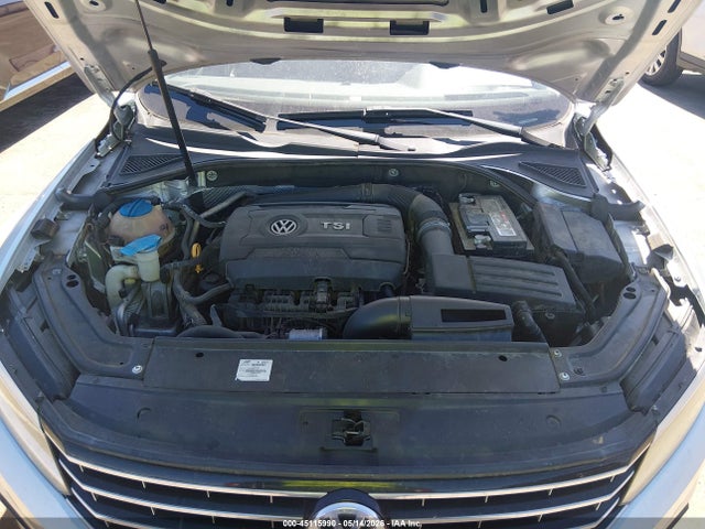 1VWDT7A38HC084120 Volkswagen Passat 1.8t R-line