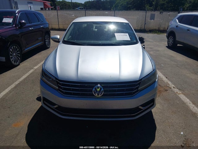 1VWDT7A38HC084120 Volkswagen Passat 1.8t R-line