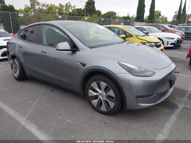 Продажа на аукционе авто 2024 Tesla Model Y Long Range Dual Motor All-wheel Drive, vin: 7SAYGDEE7RA284610, номер лота: 45116074