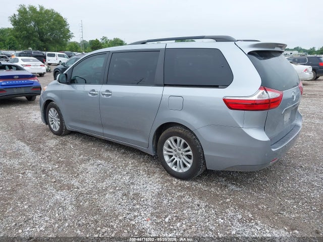 Toyota Sienna Xle 8 Passenger 2015 5TDYK3DC9FS656724 Image 3