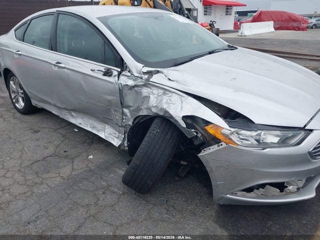 3FA6P0LUXJR198355 Ford Fusion Hybrid Se