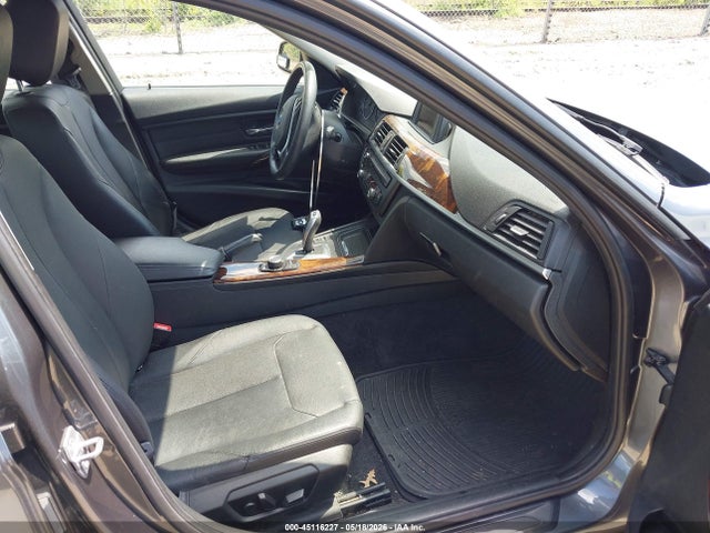 45116227 :رقم المزاد ، WBA3B5G5XENS11428 vin ، 2014 Bmw 328i Xdrive مزاد بيع