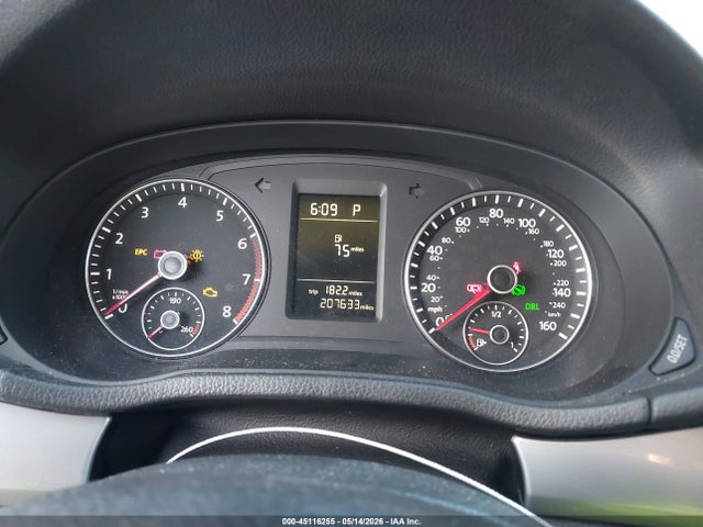 1VWAT7A31FC035101 Volkswagen Passat 1.8t Wolfsburg Edition