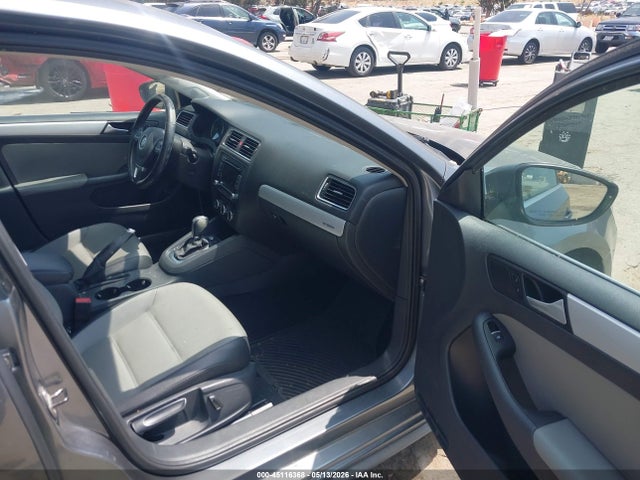 Auction sale of the 2014 Volkswagen Jetta Hybrid Se, vin: 3VW637AJ8EM209649, lot number: 45116368
