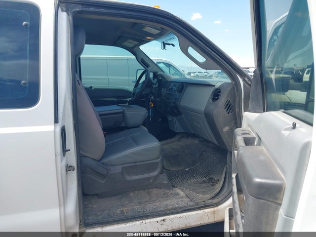 1FD8X3HT0GEA51439 Ford F-350 Chassis Xl