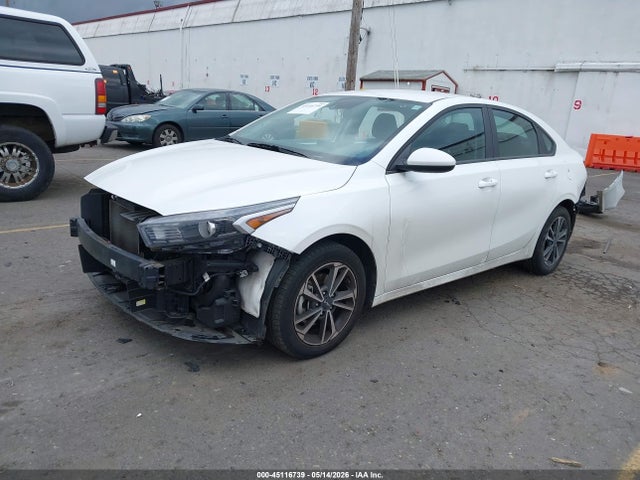 KIA Forte Lxs 2023 3KPF24AD2PE653735 Image 2