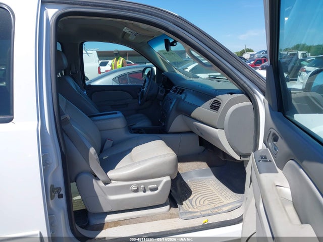 45116891 :رقم المزاد ، 1GNSKJE77ER137848 vin ، 2014 Chevrolet Suburban 1500 Lt مزاد بيع