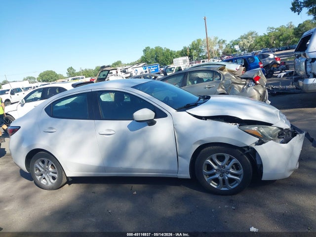 45116937 :رقم المزاد ، 3MYDLBYV4JY312139 vin ، 2018 Toyota Yaris Ia مزاد بيع