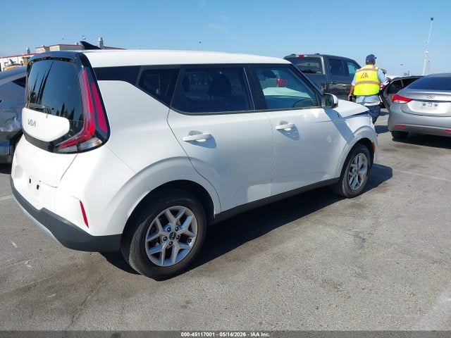 KIA SOUL LX 2023 KNDJ23AU4P7889615 Image 4