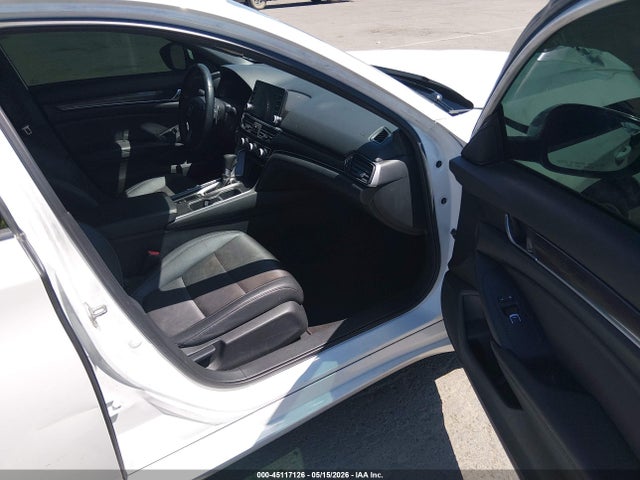 1HGCV1F33KA069611 Honda Accord Sport