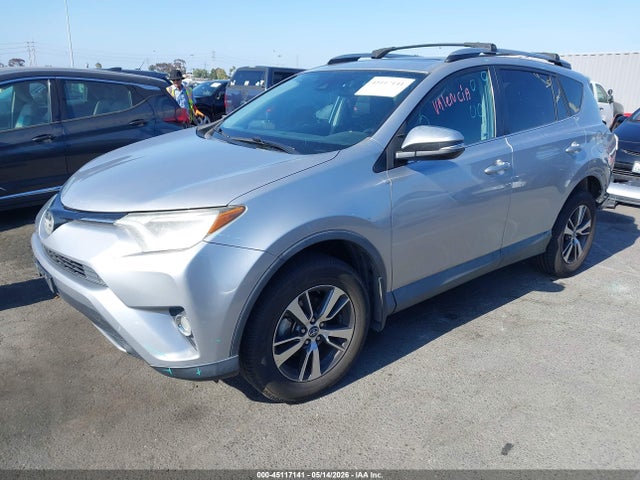 Toyota Rav4 Xle 2017 2T3WFREV1HW335096 Image 2