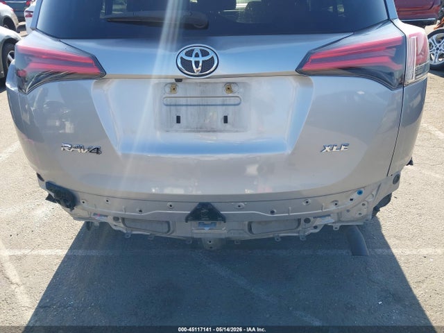 Toyota Rav4 Xle 2017 2T3WFREV1HW335096 Image 6