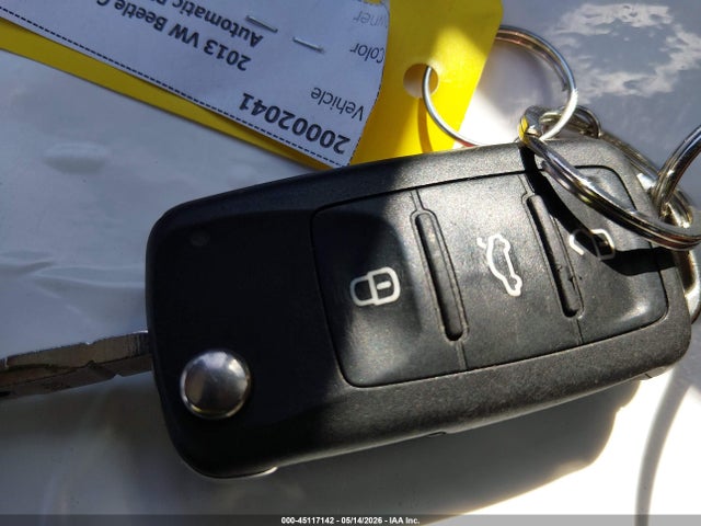 45117142 :رقم المزاد ، 3VWJP7AT0DM613897 vin ، 2013 Volkswagen Beetle 2.5l مزاد بيع