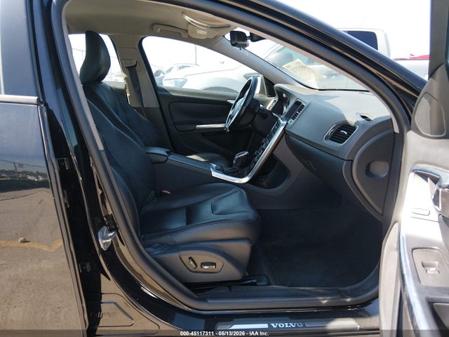 45117311 :رقم المزاد ، YV126MFA1F1305227 vin ، 2015 Volvo S60 T5 مزاد بيع