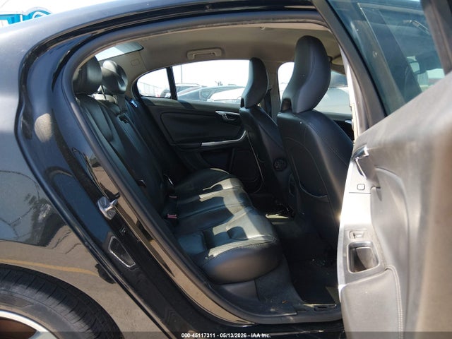 45117311 :رقم المزاد ، YV126MFA1F1305227 vin ، 2015 Volvo S60 T5 مزاد بيع