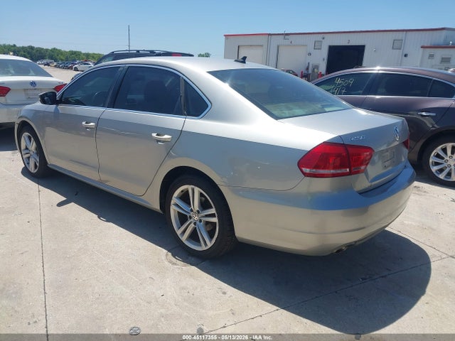 2014 Volkswagen Passat 2.0l Tdi Se მანქანა იყიდება აუქციონზე, vin: 1VWBN7A35EC095945, აუქციონის ნომერი: 45117355