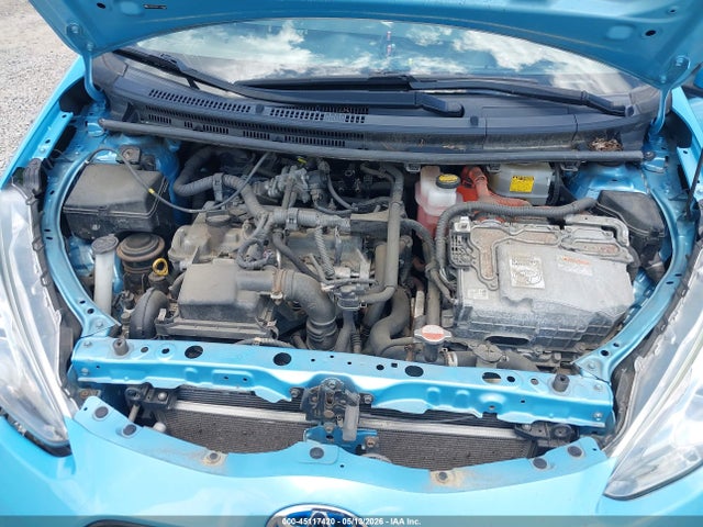 JTDKDTB37F1108365 Toyota Prius C One