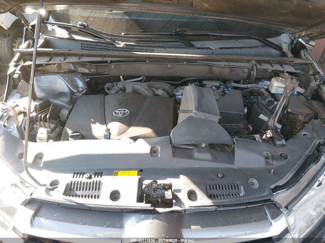 45117636 :رقم المزاد ، 5TDKZRFH2JS244988 vin ، 2018 Toyota Highlander Xle مزاد بيع