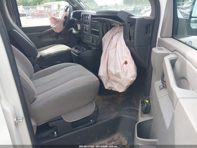 GMC Savana 2500 Work Van 2019 1GTW7AFG5K1238553 Image 5