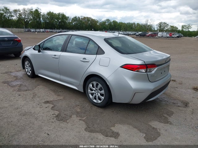 45117809 :رقم المزاد ، 5YFEPMAE8NP353196 vin ، 2022 Toyota Corolla Le مزاد بيع