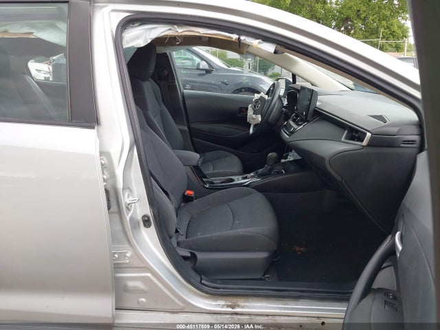 45117809 :رقم المزاد ، 5YFEPMAE8NP353196 vin ، 2022 Toyota Corolla Le مزاد بيع