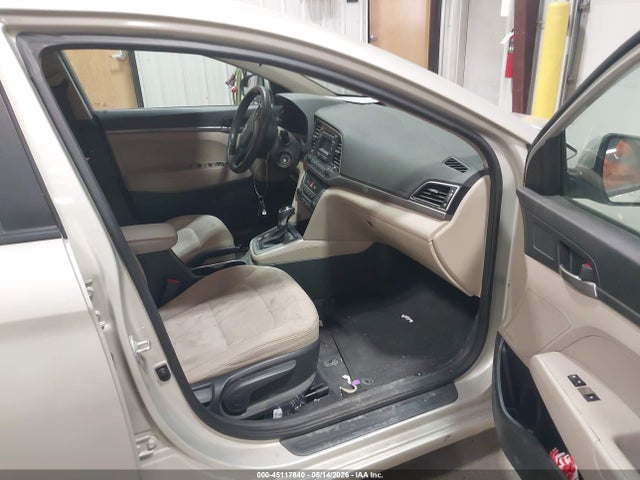 Hyundai ELANTRA SE 2018 5NPD74LF0JH231408 Image 5