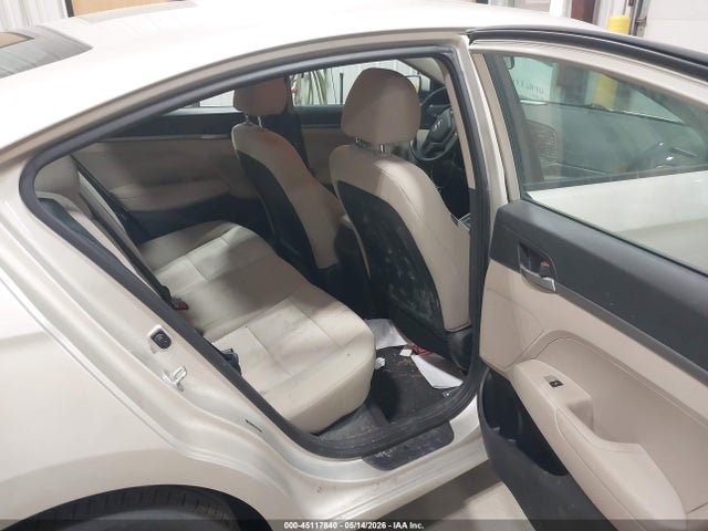 Hyundai ELANTRA SE 2018 5NPD74LF0JH231408 Image 8