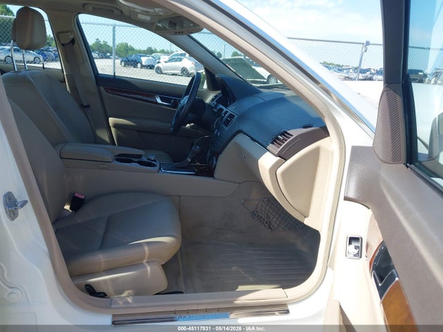 45117931 :رقم المزاد ، WDDGF8BB2BR175865 vin ، 2011 Mercedes-benz C 300 Luxury 4matic/sport 4matic مزاد بيع