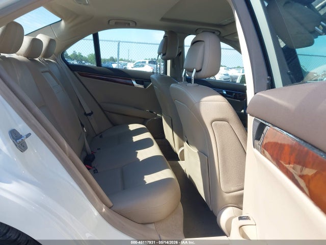 45117931 :رقم المزاد ، WDDGF8BB2BR175865 vin ، 2011 Mercedes-benz C 300 Luxury 4matic/sport 4matic مزاد بيع
